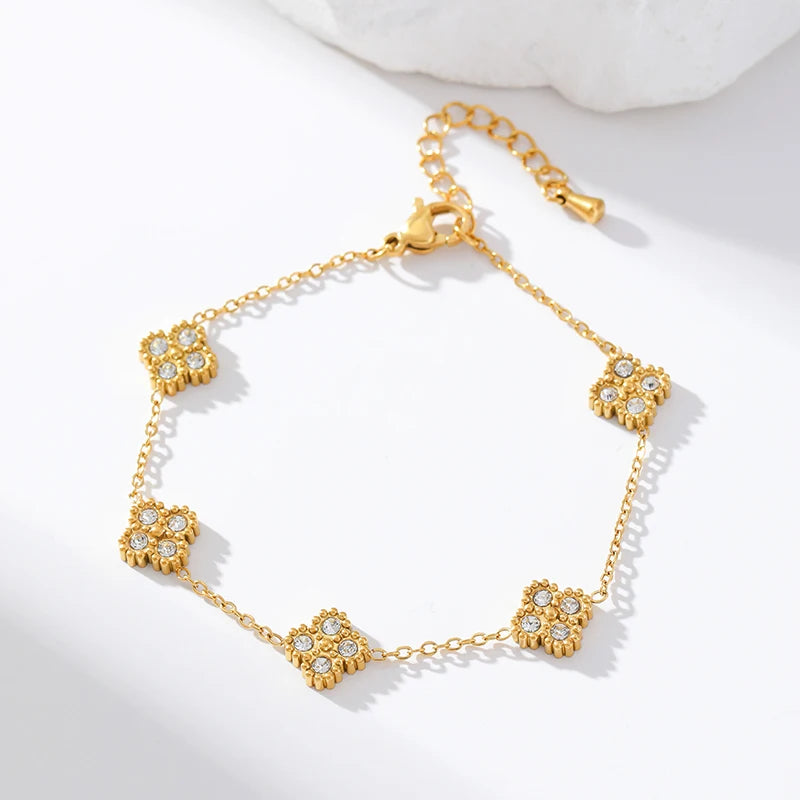 Glam Clover Gem