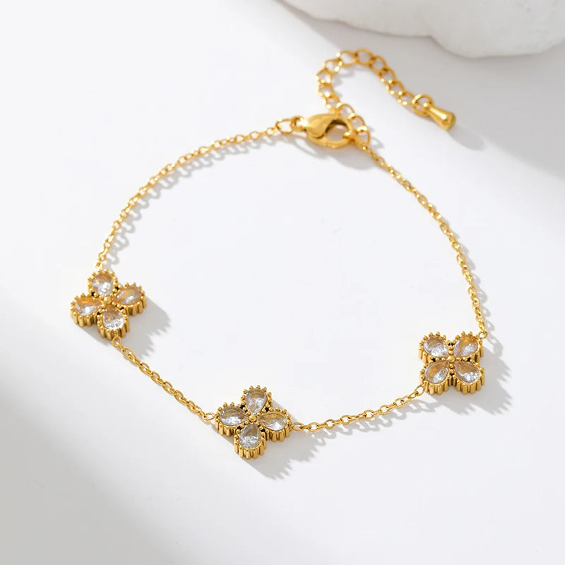 Glam Clover Gem