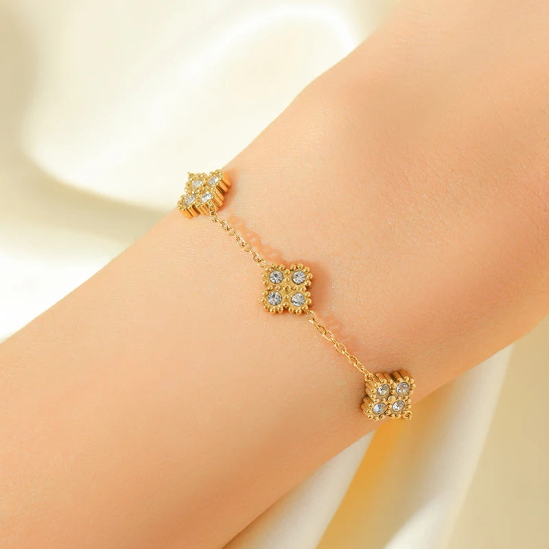 Glam Clover Gem
